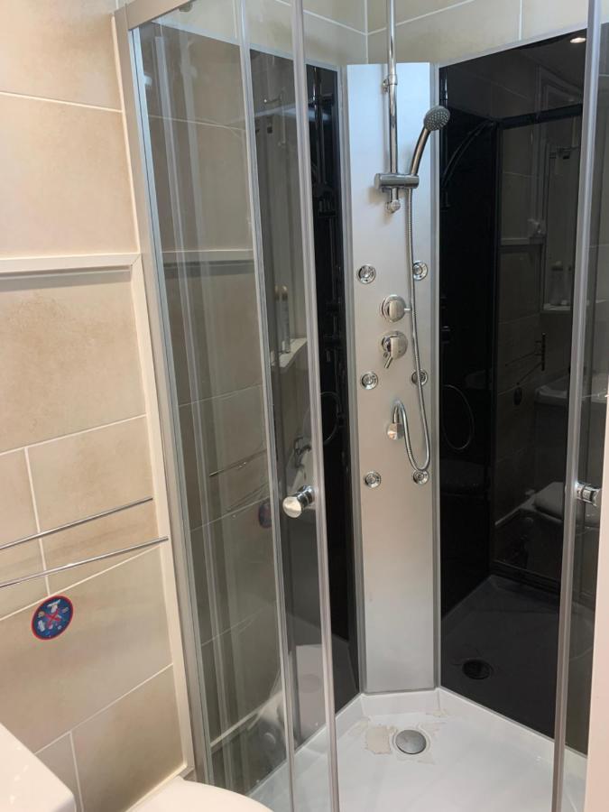 Joli Studio Tout Confort Avec Toutes Commodites Vaulx-en-Velin Εξωτερικό φωτογραφία